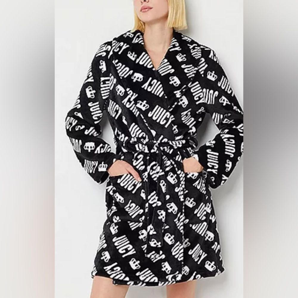 NEW JUICY COUTURE BLACK/WHITE ROBE